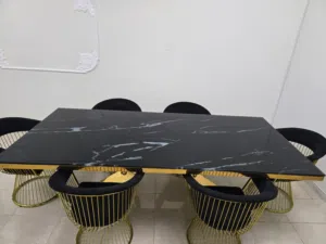 dining table for sale condition like new