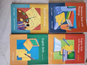 مجموعة كتب متنوعة قديمة - توجد كتب بطعة أقدم من 199- تواصل معنا للمزيد من التفاصيل