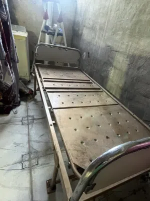سديه حديد متنقله وتكدر تتحكم بيه للبيع نضيفه