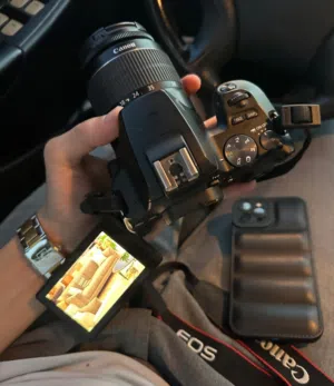 كاميرا canon 250D بالباكو شبه جديدة للبيع