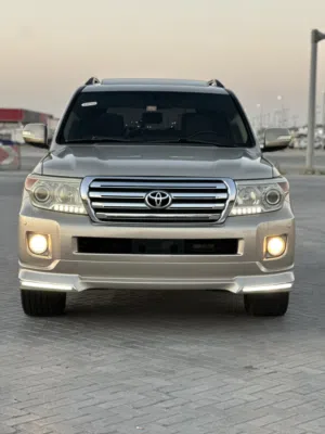 Toyota land cruiser v6 2010 face left 2015