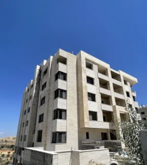 شقة طابق اخير للبيع- المصايف