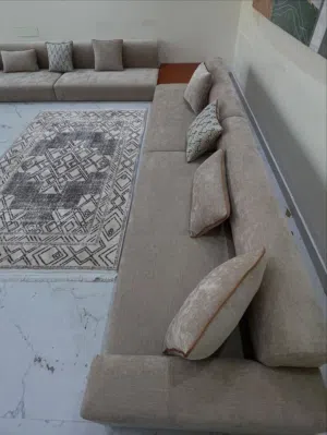 محل تنجيد كنب جدة تغيير قماش الكنب تغییر الاسفنج تفصيل كنب جلسات كنب جدة  Sofa