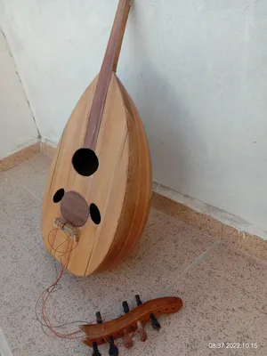 ‏جيتار و عود ‏.‏ مستعمل‏0