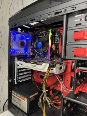 Pc للبيع وشرا ما بقصر معو موصفات تحت وجهاز وكاله
