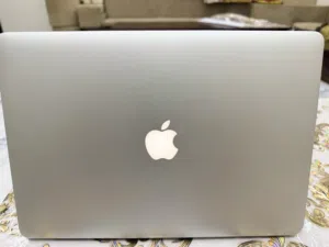 Macbook pro 2015 15 inch i7 512gb 16 gb ram
