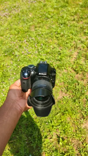 بيع_او_مراوس_بايفون نيكون D3300 نظيفة للمبدعين للبيع كاميرا Nikon D3300