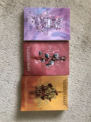 سلسلة this woven kingdom جديدة ب 10 دنانير