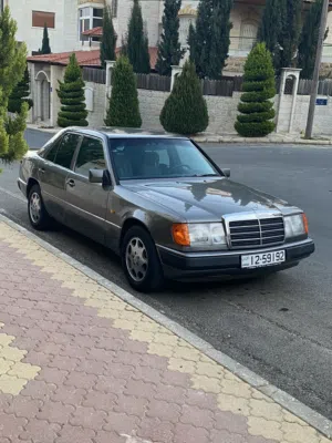 Mercedes E200