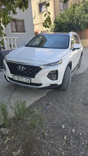 جيب santa fe ابيض