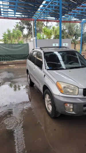 للبيع سياره تويوتا راف فور امريكي موديل 2002 نظيفه جدا مجمركه جاهزه