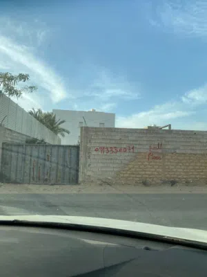 آض للبيع مساحتها 1000 متر مربع  عين زارة جهةٍ مثلت الكهرباء