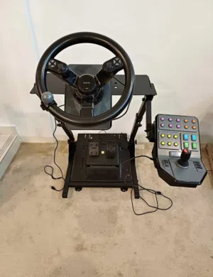 LOGITECH G Saitek with stand