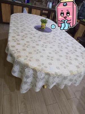 طاوله سفره ماليزي بحاله ممتازه بدون كراسي