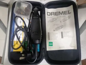 DREMEL 3000 and kit accessory set
