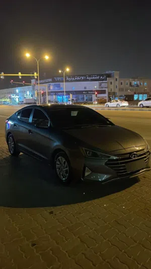 Used Hyundai Elantra in Dhofar