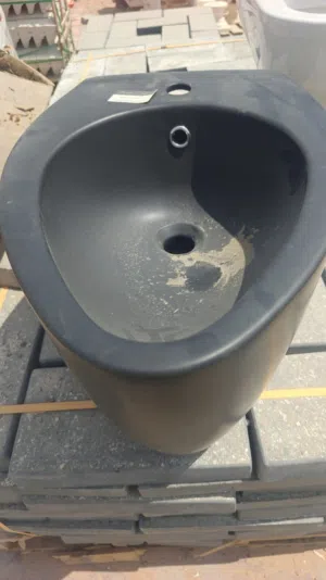 10 containers WC equipment( bathtub, toilet, handwash)