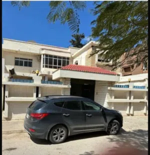 فيلا 850متر  4شقق للبيع في الفويهات الغربية خلف شارع الوكالات