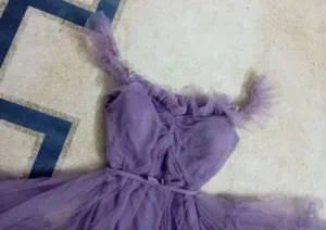فستان يجمع بين النعومه والفخامه