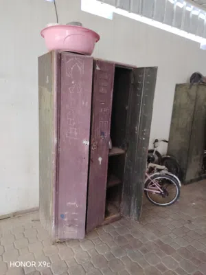 كبت حديد يصلح لتخزين أغراض