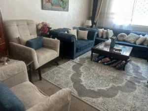 طقم كنب بحالة جيدة جدا