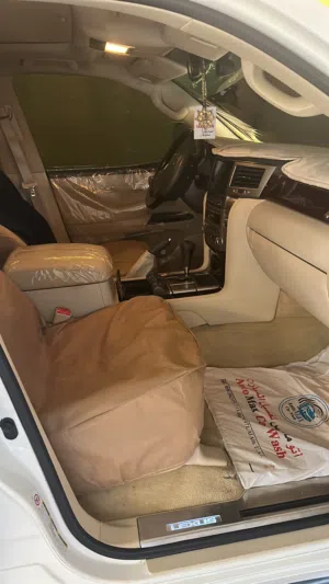 للبيع استيشن لكزس اسبورت كت اصلي من الوكالة ابيض من داخل بيج بحالة ممتازة مكينة قير شاصي شد الوكالة