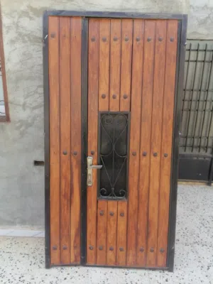 باب مستعمل 2.10*1.10