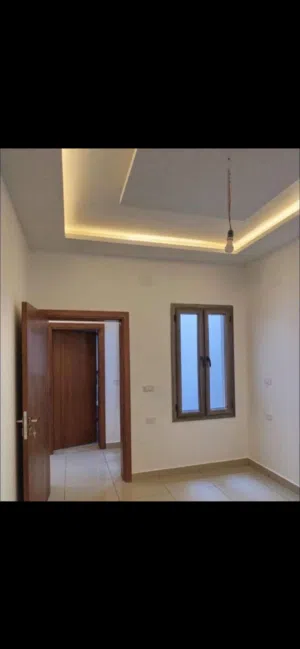 عدد 2شقق للايجار في مشتل شارع مصنع النجمه تشطيب حديت