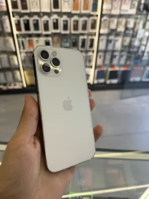 IPhone 12 Pro 256gb //// مستخدم مش مفتوح ولا مغير اي قطعه مساحة 256جيجا
