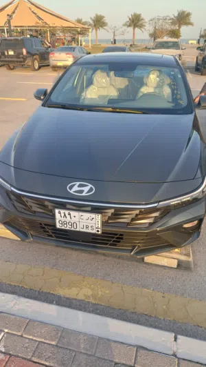Hyundai elantra 2026 model 2.0l mid opti9n with sunroof with very low milage