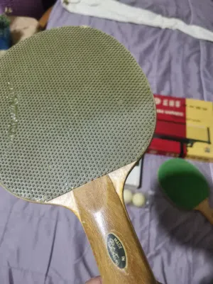 ملابس وادوات رياضيه