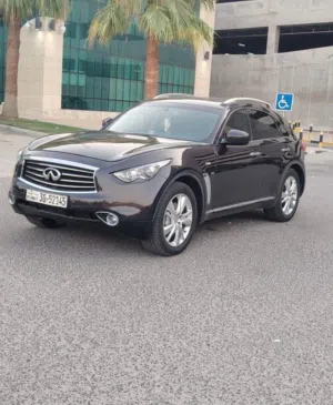 للبيع انفينيتي QX70 موديل 2014