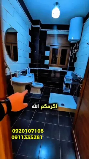شقة بالدهماني قرب وزارة الخارجية الطابق الثاني نظيفة