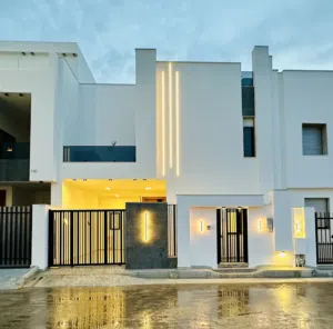 380 m2 5 Bedrooms Villa for Sale in Tripoli Al-Serraj
