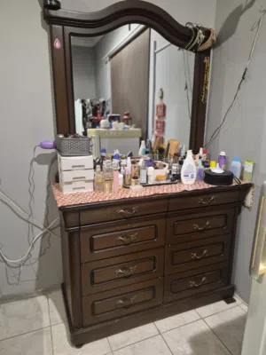 Used dresser with 6 drawers