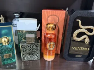 عطور اصلية معى كرتونها و الفاتورة عندي بل تلفون