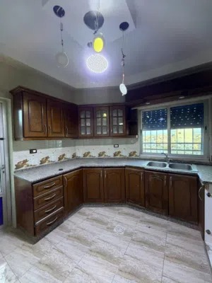 مطبخ خشب بحاله جيده بسعر خيالي