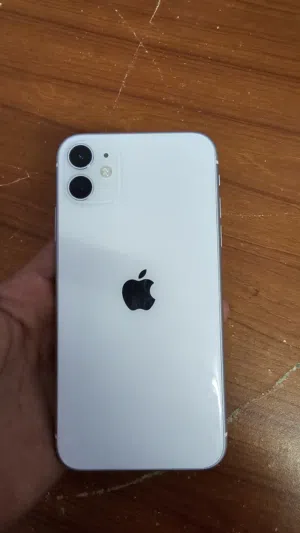 Apple iPhone 11 128 GB in Al Dakhiliya
