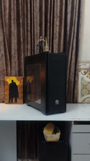 كيس فارغ براند thermaltake ويا 5 مراوح
