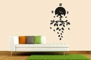 ساعة حائط خشبية مودرن بتصميم أوراق الشجر المتساقطة – ديكور حائط أنيق