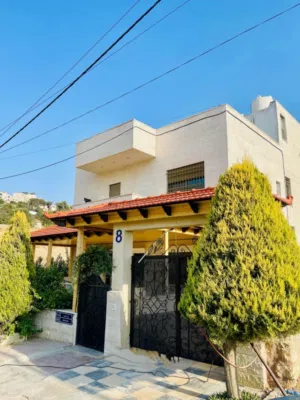 600 m2 More than 6 bedrooms Villa for Sale in Amman Safut