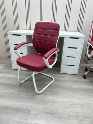 كرسي انتظار جلد هاي كوالتي خصم خاص للكميات كفاله سنه لون عنابي وابيض مميز