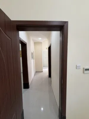 شقه للإيجار في عشارج