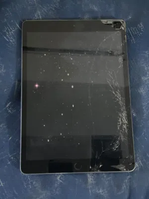 ايباد 7 للبيع   ممبدل بي ولا قطعه كلشي ابلادي بي  فقط شاشه مكسوره  هذا البي الوحيد لباقي كلشي مابي