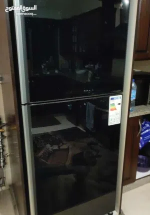 ثلاجة نوعية شارب بحالة الجديد