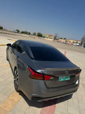 Used Nissan Altima in Al Batinah