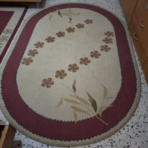 فرشتين زي بعضهن بيضاوية ومربعة