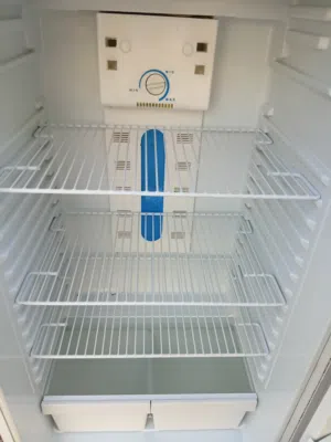 ثلاجه LG مستعمله بحاله ممتازه تبريد هوا