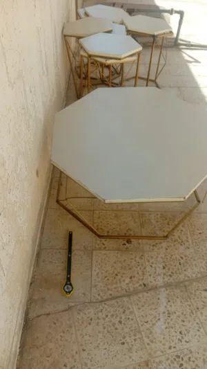 يوجد لدينا عرض طاولات للبيع