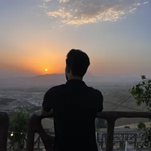 علي 